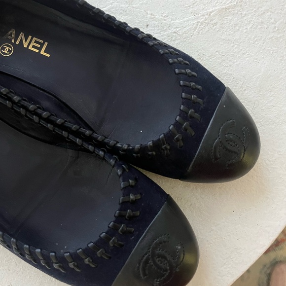 Chanel Two-Tone Suede And Leather Whip Stitch Detail Ballet Flats Size 39 - Picture 4 of 5